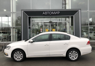 Подержанный автомобиль Volkswagen Passat Sedan 2012 года (8 фото)