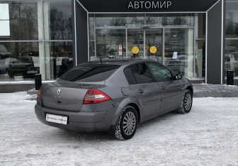 Подержанный автомобиль Renault Megane Sedan 2008 года (5 фото)