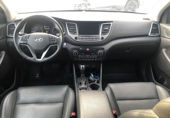 Подержанный автомобиль Hyundai Tucson 2016 года (10 фото)