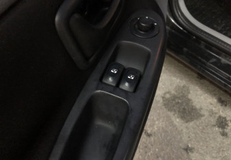 Подержанный автомобиль Renault Symbol 2008 года (13 фото)