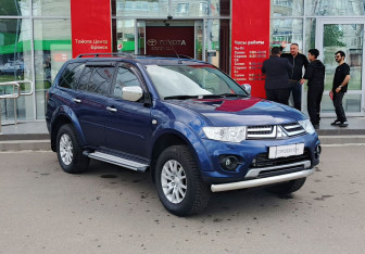 Подержанный автомобиль Mitsubishi Pajero Sport 2014 года (3 фото)