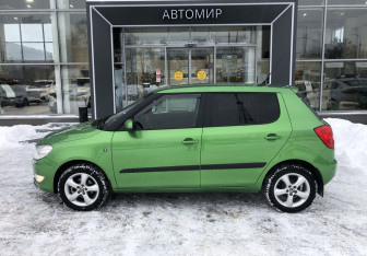 Подержанный автомобиль Skoda Fabia Hatchback 2011 года (8 фото)