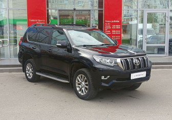 Подержанный автомобиль Toyota Land Cruiser Prado 2019 года (3 фото)