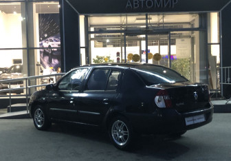 Подержанный автомобиль Renault Symbol 2008 года (7 фото)