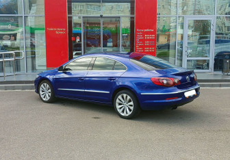 Подержанный автомобиль Volkswagen Passat CC 2009 года (7 фото)