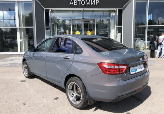 Подержанный автомобиль LADA (ВАЗ) Vesta Sedan 2017 года (7 фото)