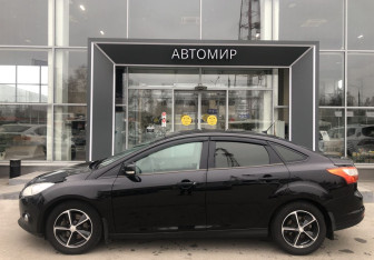 Подержанный автомобиль Ford Focus Sedan 2012 года (8 фото)