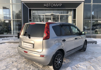 Подержанный автомобиль Nissan Note 2008 года (5 фото)