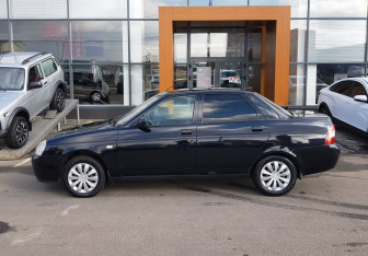 Подержанный автомобиль LADA (ВАЗ) Priora Sedan 2010 года (8 фото)
