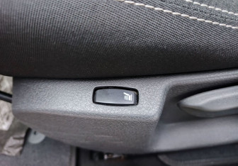 Подержанный автомобиль Renault Logan Sedan 2016 года (16 фото)