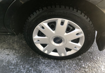 Подержанный автомобиль Ford Fusion 2008 года (14 фото)