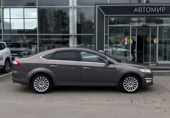 Подержанный автомобиль Ford Mondeo Sedan 2011 года (8 фото)
