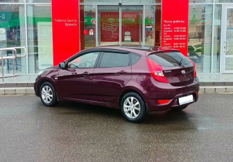 Подержанный автомобиль Hyundai Solaris Hatchback 2011 года (7 фото)
