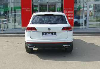 Подержанный автомобиль Volkswagen Atlas 2020 года (6 фото)