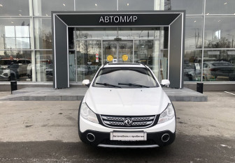 Подержанный автомобиль DongFeng H30 Cross 2015 года (2 фото)