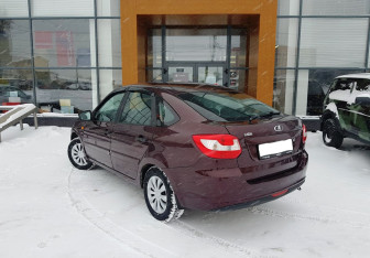 Подержанный автомобиль LADA (ВАЗ) Granta Liftback 2015 года (7 фото)