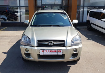 Подержанный автомобиль Hyundai Tucson 2007 года (2 фото)