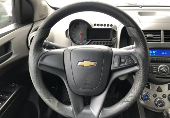 Подержанный автомобиль Chevrolet Aveo Sedan 2014 года (12 фото)