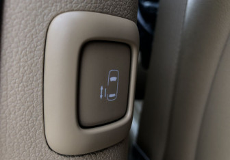 Подержанный автомобиль Kia Carnival 2019 года (21 фото)