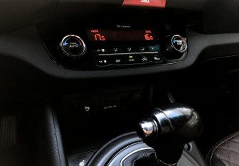 Подержанный автомобиль Kia Sportage 2011 года (15 фото)