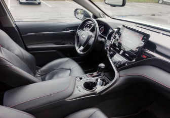 Подержанный автомобиль Toyota Camry Sedan 2021 года (14 фото)