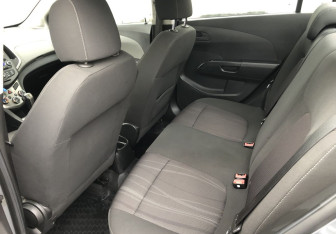 Подержанный автомобиль Chevrolet Aveo Sedan 2014 года (11 фото)