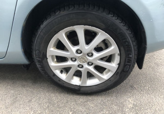 Подержанный автомобиль Mazda 3 Sedan 2008 года (14 фото)