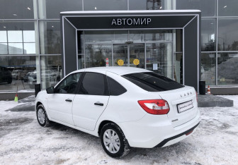 Подержанный автомобиль LADA (ВАЗ) Granta Liftback 2019 года (7 фото)