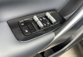 Подержанный автомобиль Geely Atlas 2024 года (13 фото)