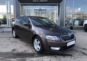 Подержанный автомобиль Skoda Octavia Liftback 2014 года (3 фото)