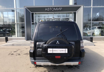 Подержанный автомобиль Mitsubishi Pajero 2008 года (6 фото)