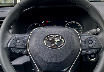 Новый Toyota RAV4 2025 (18 фото)