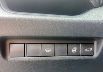 Подержанный автомобиль Toyota RAV4 2020 года (17 фото)