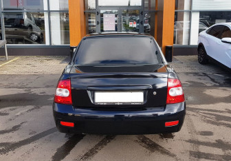 Подержанный автомобиль LADA (ВАЗ) Priora Sedan 2010 года (6 фото)