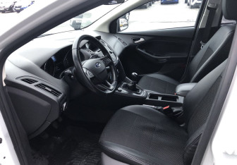 Подержанный автомобиль Ford Focus Wagon 2017 года (9 фото)