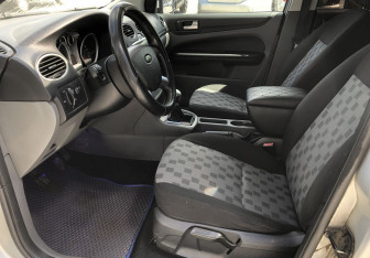 Подержанный автомобиль Ford Focus Sedan 2008 года (9 фото)