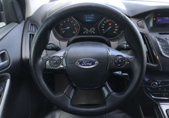 Подержанный автомобиль Ford Focus Hatchback 2012 года (13 фото)