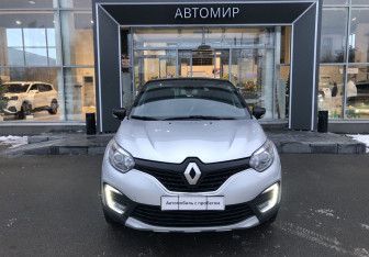 Подержанный автомобиль Renault Kaptur 2020 года (2 фото)