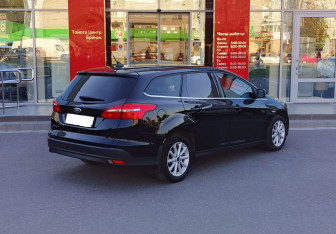 Подержанный автомобиль Ford Focus Wagon 2017 года (5 фото)