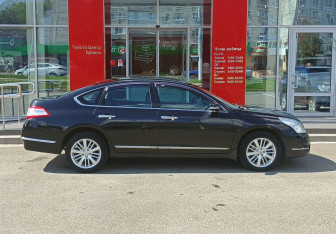 Подержанный автомобиль Nissan Teana 2011 года (4 фото)