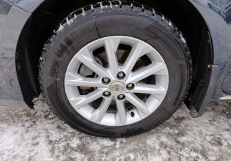 Подержанный автомобиль Toyota Camry Sedan 2012 года (10 фото)