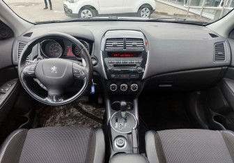 Подержанный автомобиль Peugeot 4008 2012 года (15 фото)