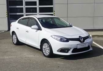 Подержанный автомобиль Renault Fluence 2013 года (3 фото)