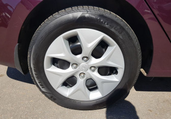 Подержанный автомобиль Hyundai Solaris Sedan 2013 года (12 фото)
