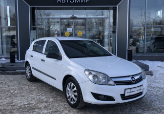 Подержанный автомобиль Opel Astra Hatchback 2008 года (3 фото)