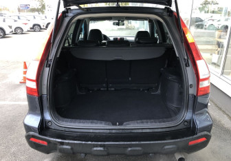 Подержанный автомобиль Honda CR-V 2007 года (9 фото)