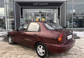 Подержанный автомобиль Chevrolet Lanos 2008 года (7 фото)
