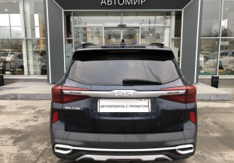 Подержанный автомобиль Kia Seltos 2022 года (6 фото)