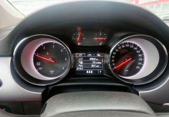 Подержанный автомобиль Opel Astra Wagon 2020 года (13 фото)