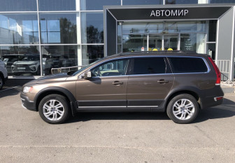 Подержанный автомобиль Volvo XC70 2014 года (4 фото)